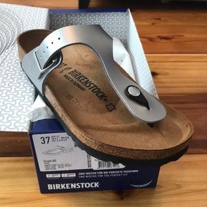 Brand new Birkenstock Gizeh silver sandal!